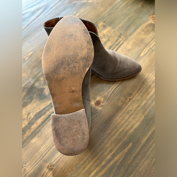 Madewell Women’s Taupe Suede Block Heel Booties Size 7 - Picture 4 of 8